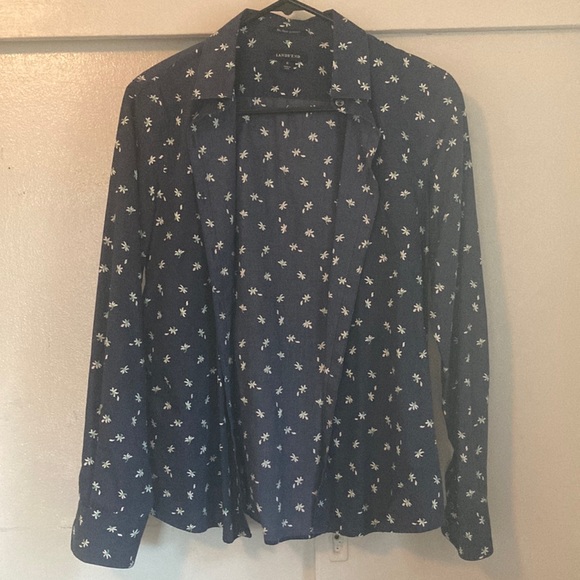 Button down top - Picture 1 of 3